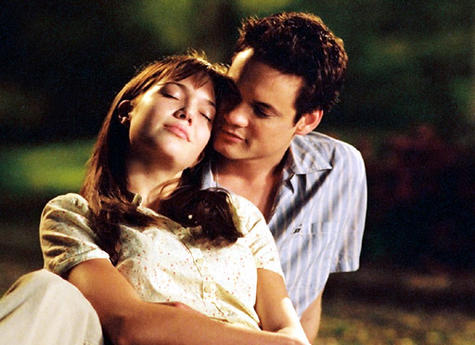 A Walk to Remember, Mandy Moore, Shane West, sweetest movie moments, movies, romance, romantic movies, The Notebook, Ryan Gosling, Rachel McAdams, 50 First Dates, Adam Sandler, Drew Barrymore, You’ve Got Mail, Tom Hanks, Meg Ryan, The Wedding Singer