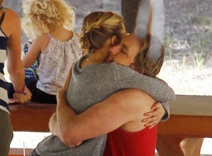 Kristen Bell and Dax Sheperd. Photo: LRR/FameFlynet Pictures