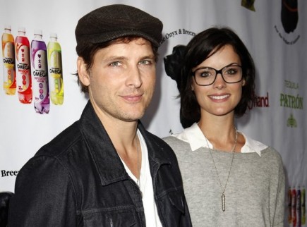 Peter Facinelli and Jaimie Alexander. Photo: Emiley Schweich / PR Photos